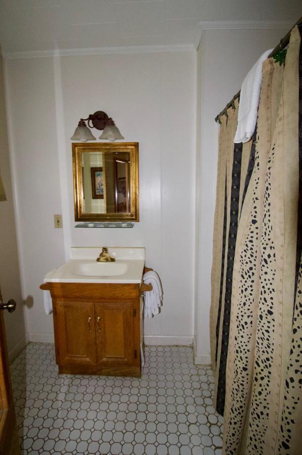 Oakdell Motel Waterford Ct Екстер'єр фото