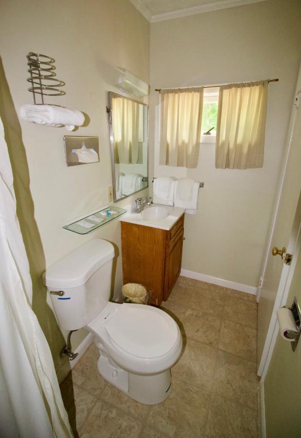 Oakdell Motel Waterford Ct Екстер'єр фото